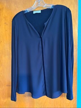 Lola & Sophie Navy Long-Sleeve V-Neck Button-Front Blouse